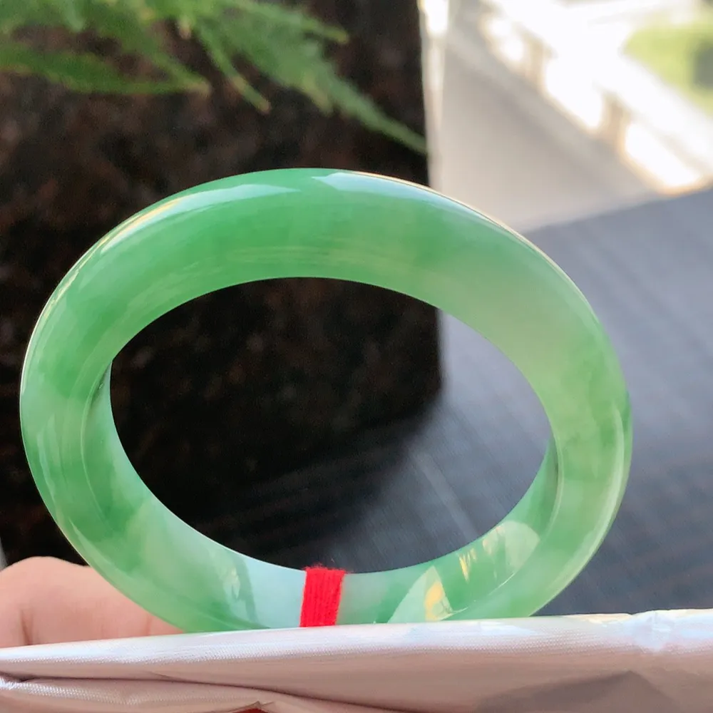 正圈冰糯阳绿 无瑕 尺寸: 51.5/11.7/8.6 色好🥰🥰