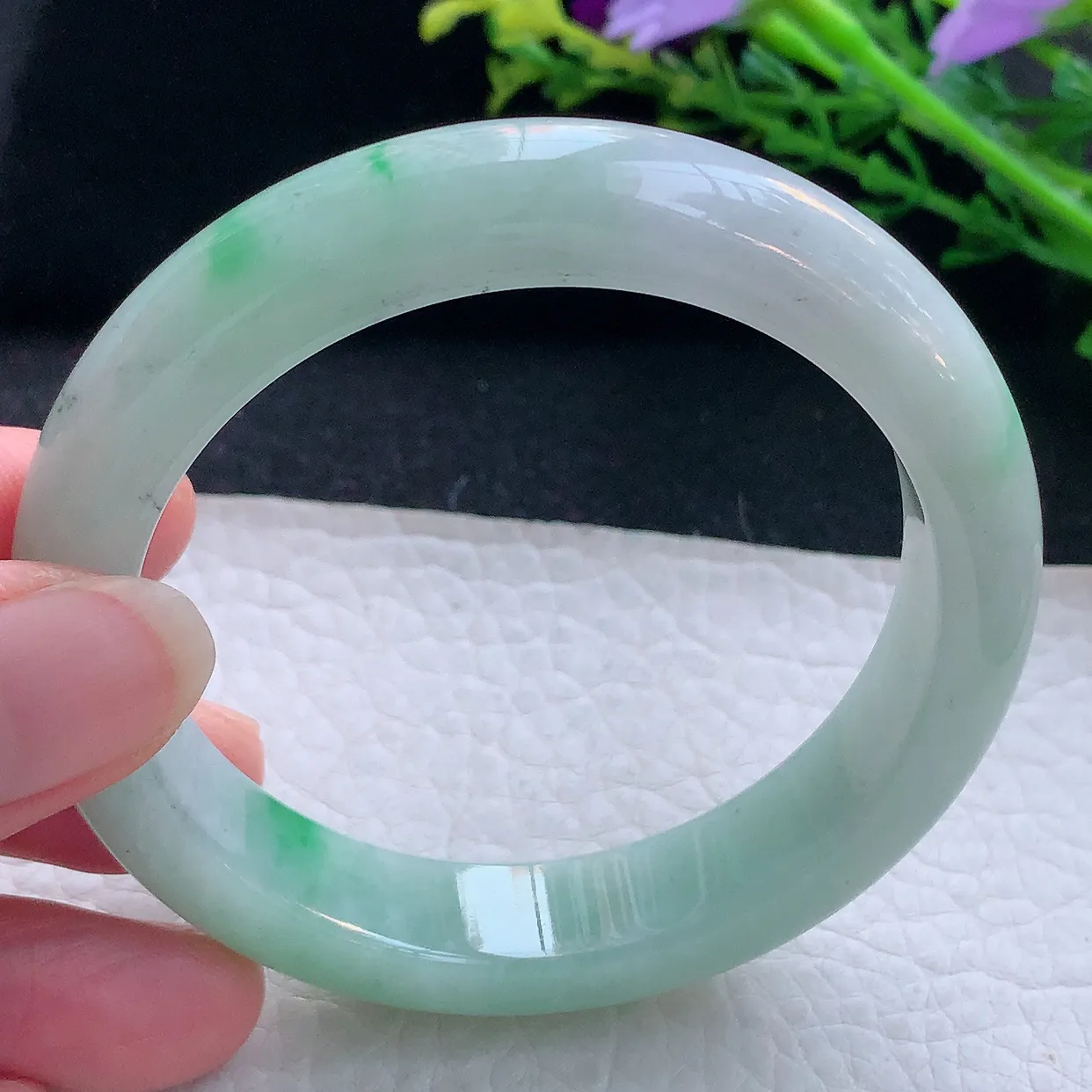 n自然光56*12.5*8.5平安镯 翡翠a货玉手镯精美飘阳绿宽边玉手环