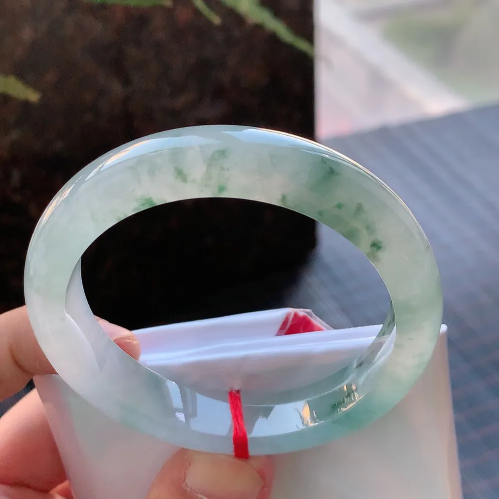 正圈高冰飘花 无瑕 尺寸:56.4/12.3/8.4 花美