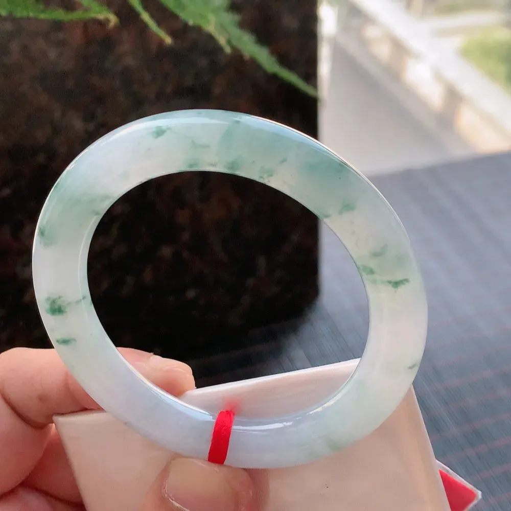 圆条冰飘花 无瑕 尺寸:53.7/9.5/9.9 花美