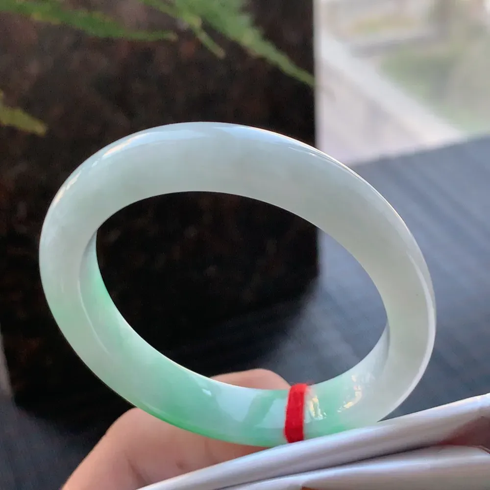 贵妃冰糯阳绿 无瑕 尺寸:54.9/49/10.2/7.6 色好🥰🥰