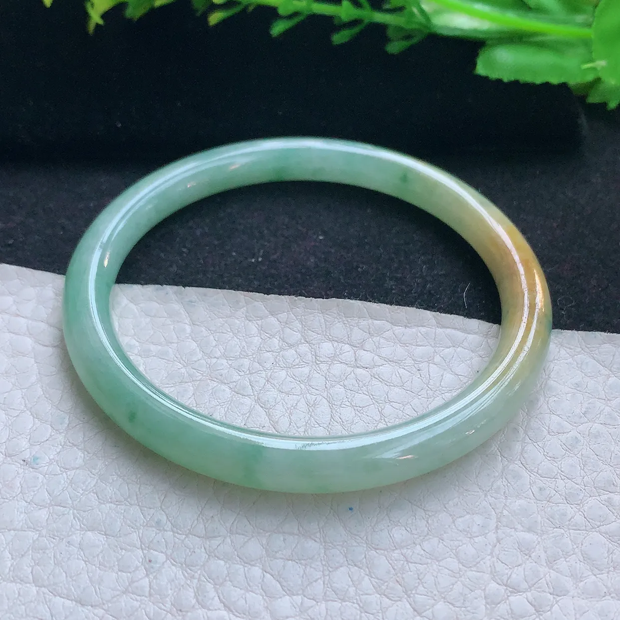 xx自然光57*6.8*7叮当镯 翡翠a货玉手镯三彩圆条玉手环 美人镯