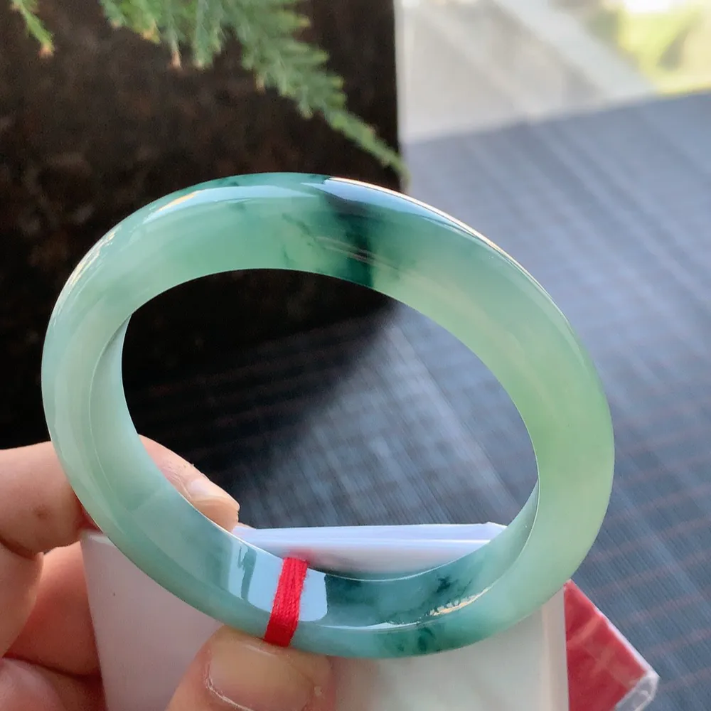 正圈冰飘花 无瑕 尺寸:57.1/11.2/8.7 花美