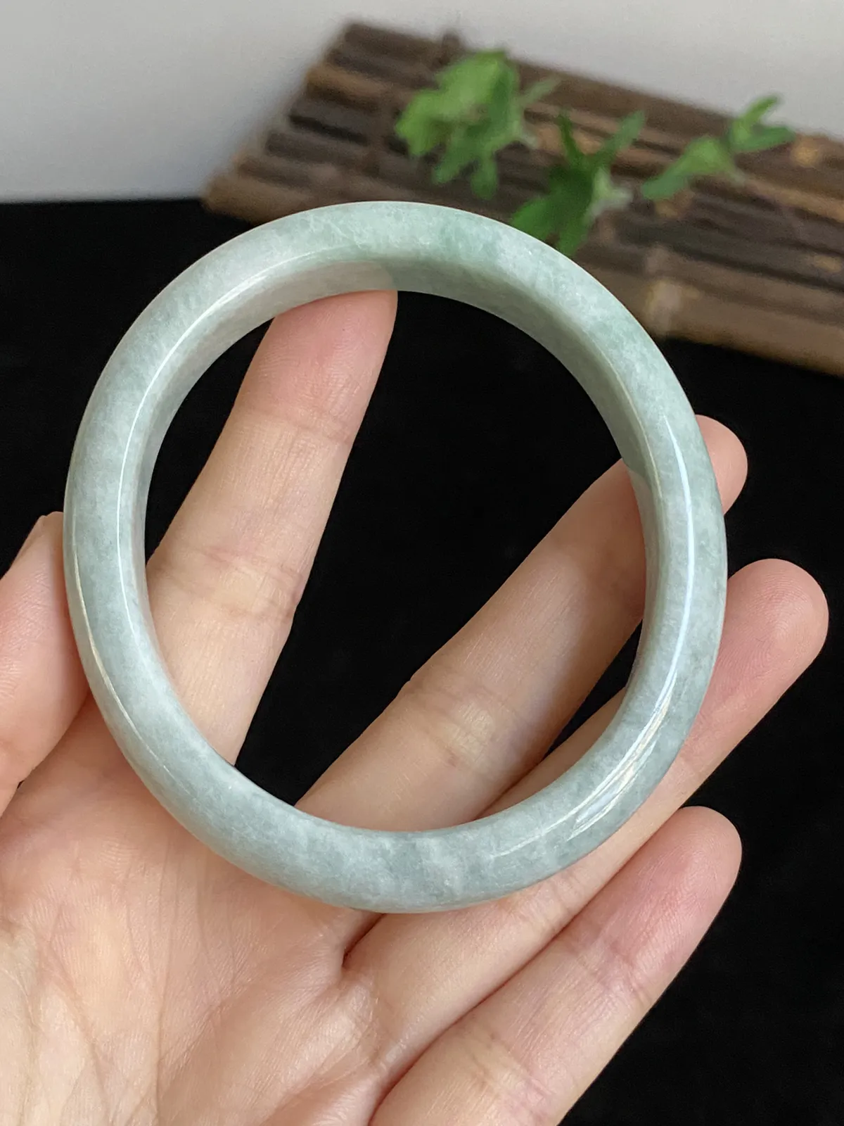贵妃镯60圈口，翡翠手镯