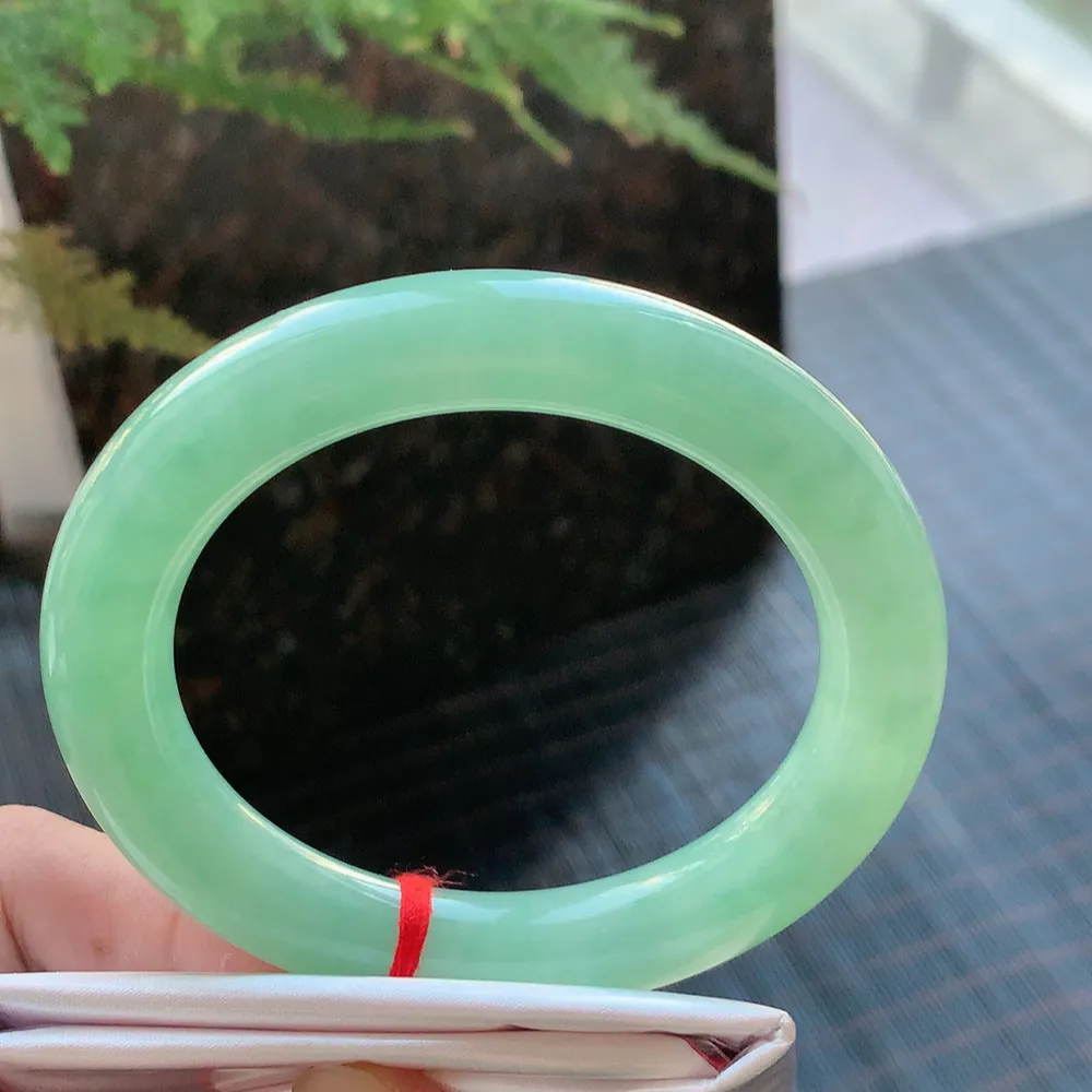 圆条满色冰绿 无瑕 尺寸:57.2/11.6/10 色好