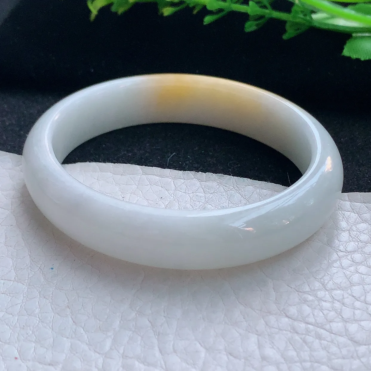 nr自然光57*48.5*12.6*7招财贵妃镯 翡翠a货玉手镯双彩宽边玉手环