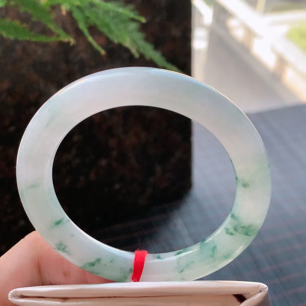 圆条冰飘花 无瑕 尺寸:53.7/9.5/9.9 花美