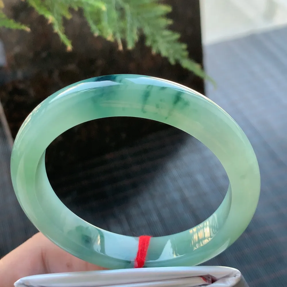 正圈冰飘花 无瑕 尺寸:57.1/11.2/8.7 花美