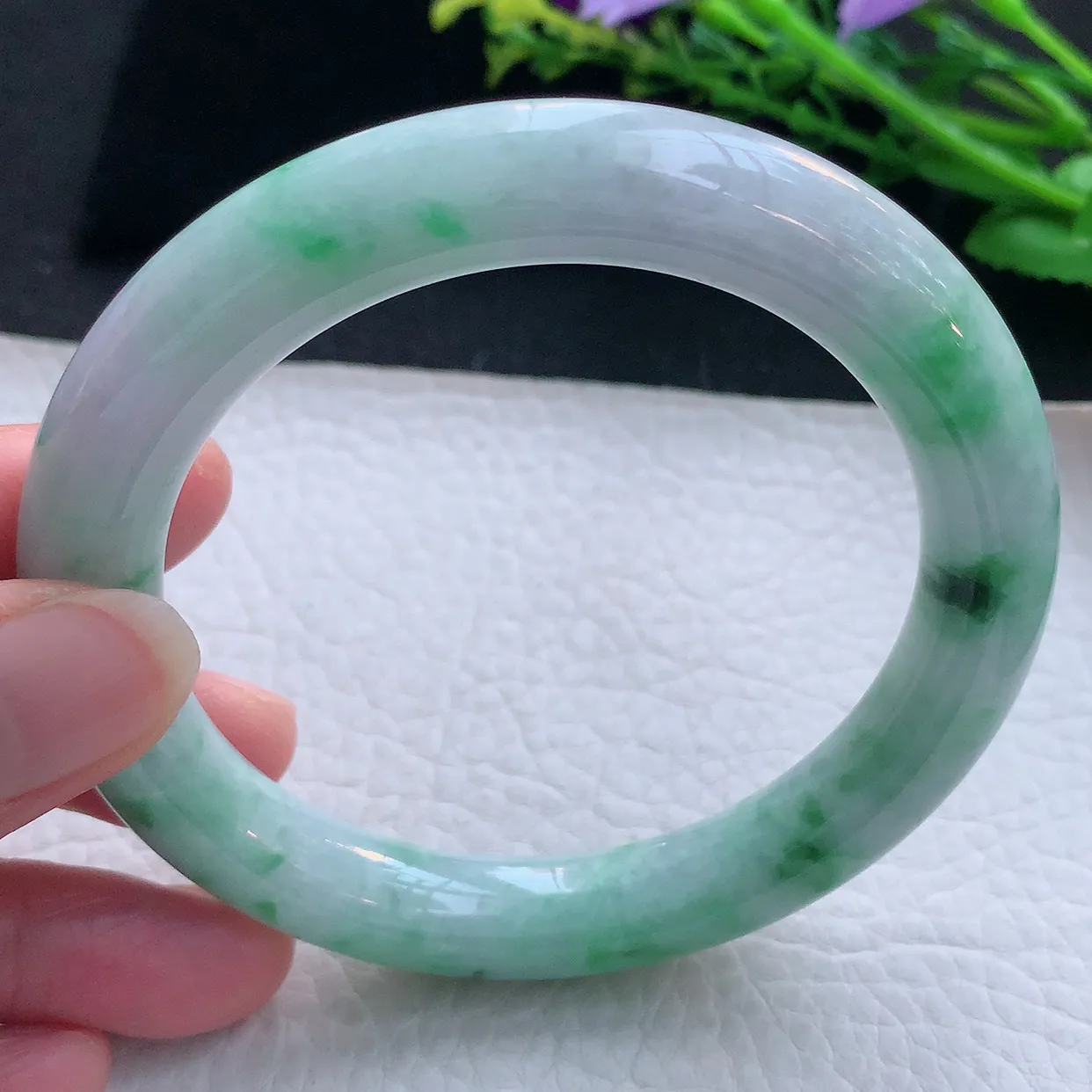 n大圈口60*10.9美人镯 翡翠a货玉手镯精美春带彩圆条玉手环