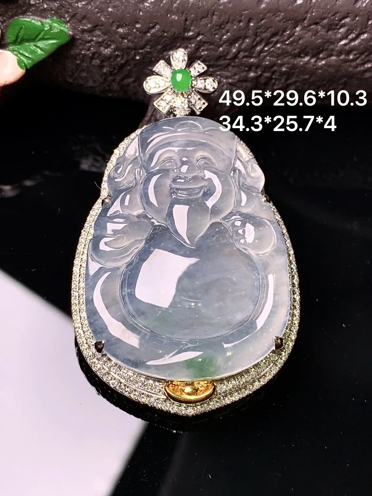 18k金钻镶嵌冰种财神吊坠 玉质细腻 色泽清新艳丽 整体尺寸49.5*29.6*10.3