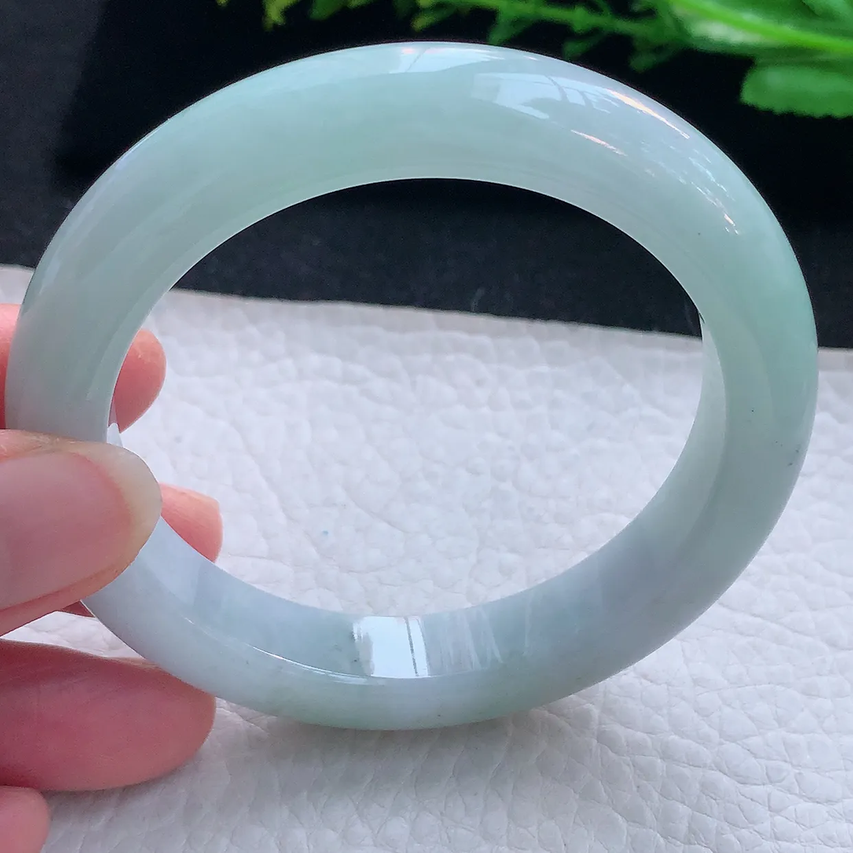 nr自然光56.5*12*9平安镯 翡翠a货玉手镯精美清新宽边玉手环