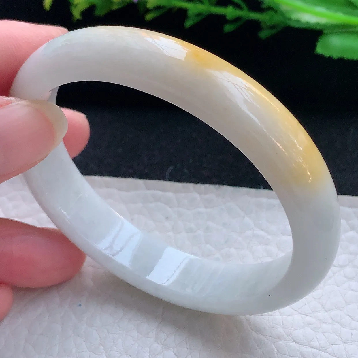 nr自然光57*48.5*12.6*7招财贵妃镯 翡翠a货玉手镯双彩宽边玉手环