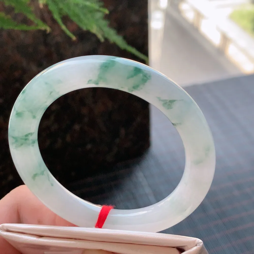 圆条冰飘花 无瑕 尺寸:53.7/9.5/9.9 花美