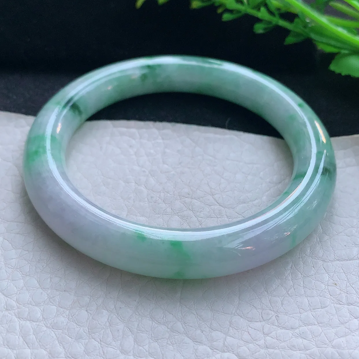 n大圈口60*10.9美人镯 翡翠a货玉手镯精美春带彩圆条玉手环