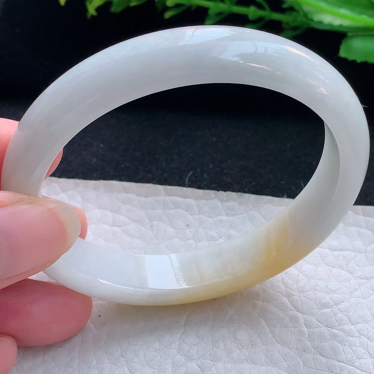 nr自然光57*48.5*12.6*7招财贵妃镯 翡翠a货玉手镯双彩宽边玉手环