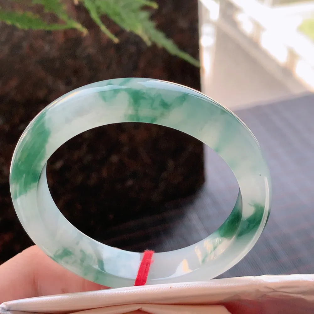 正圈高冰飘花 无瑕 尺寸:56.1/12/8.4 花美 种水好