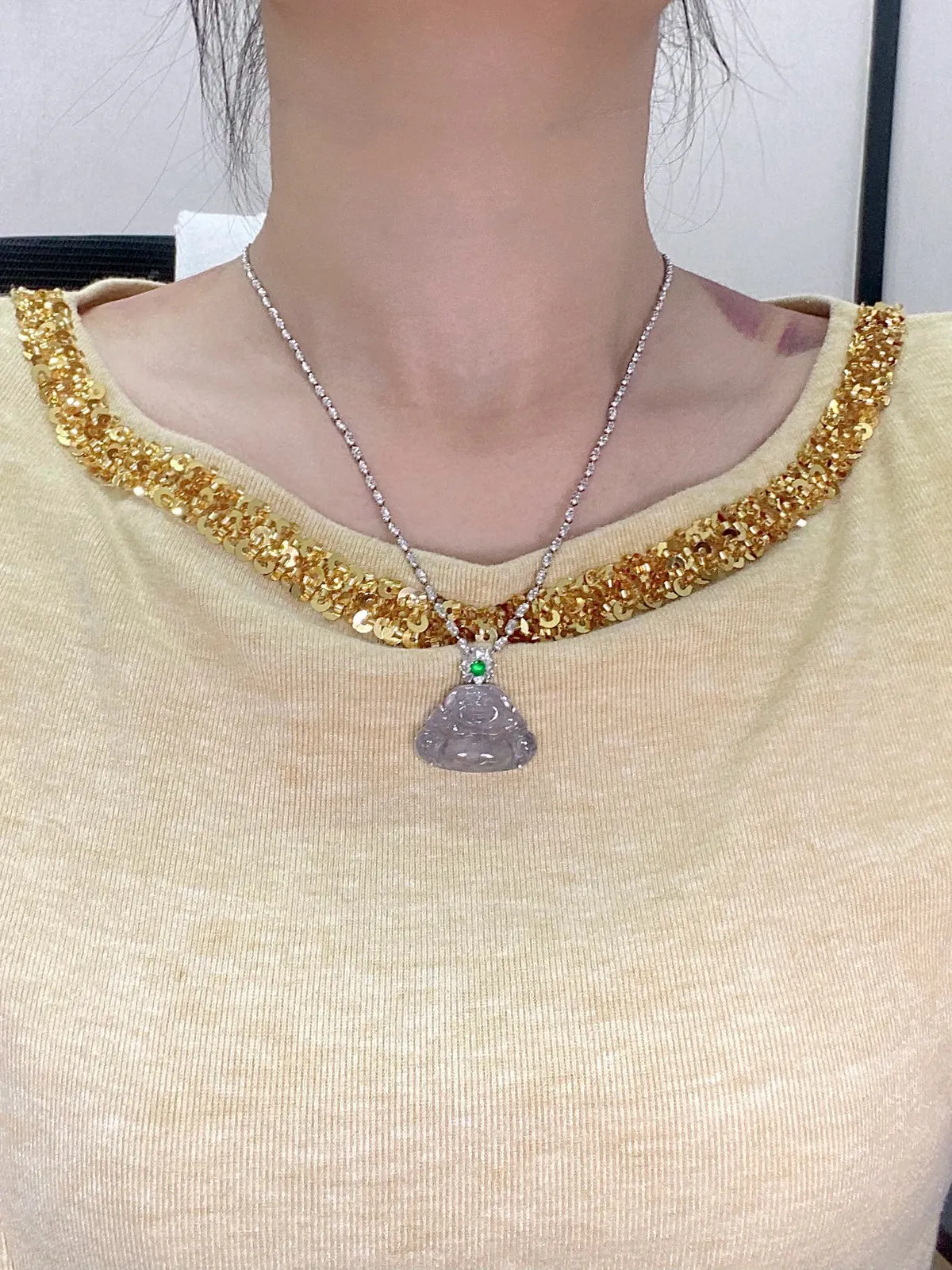 【冰种佛公吊坠】种水上乘，晶莹剔透，纯净通透，莹光感很强，18k金钻镶嵌，裸石尺寸18*25.2*5.1毫米