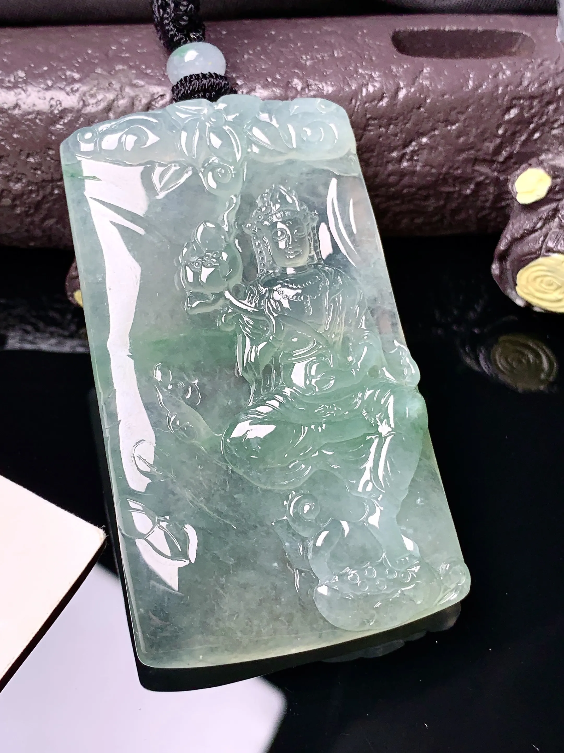 冰种观音菩萨吊坠 玉质细腻 色泽清新艳丽 整体尺寸60*34.8*6.5