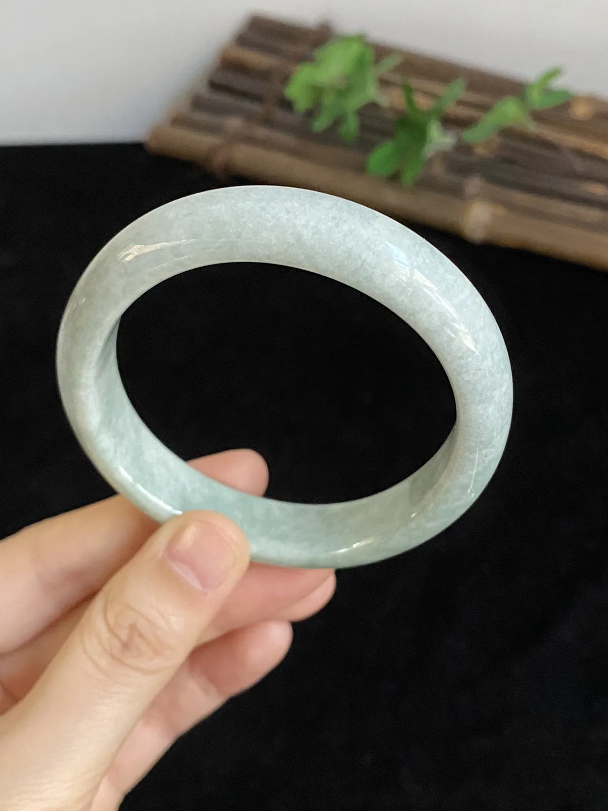 贵妃镯60圈口，翡翠手镯