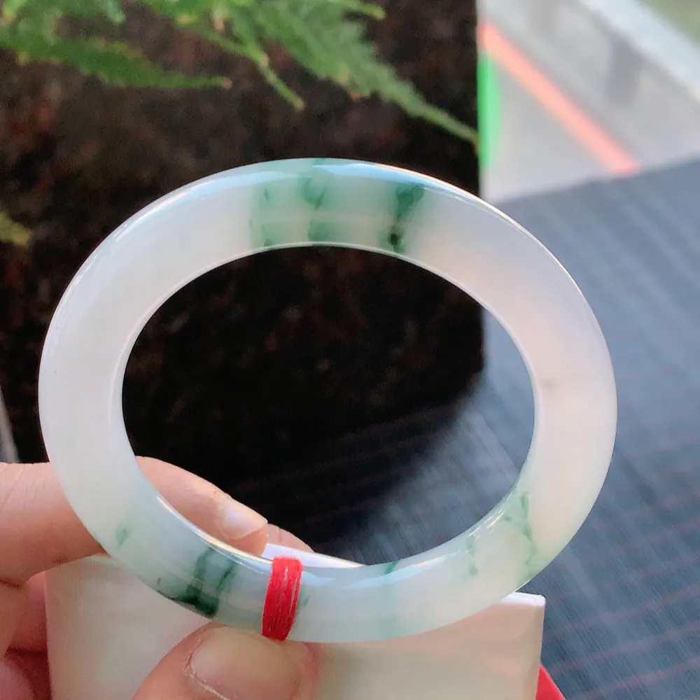 圆条冰飘花 无瑕 尺寸:53.6/10 花美 种水好