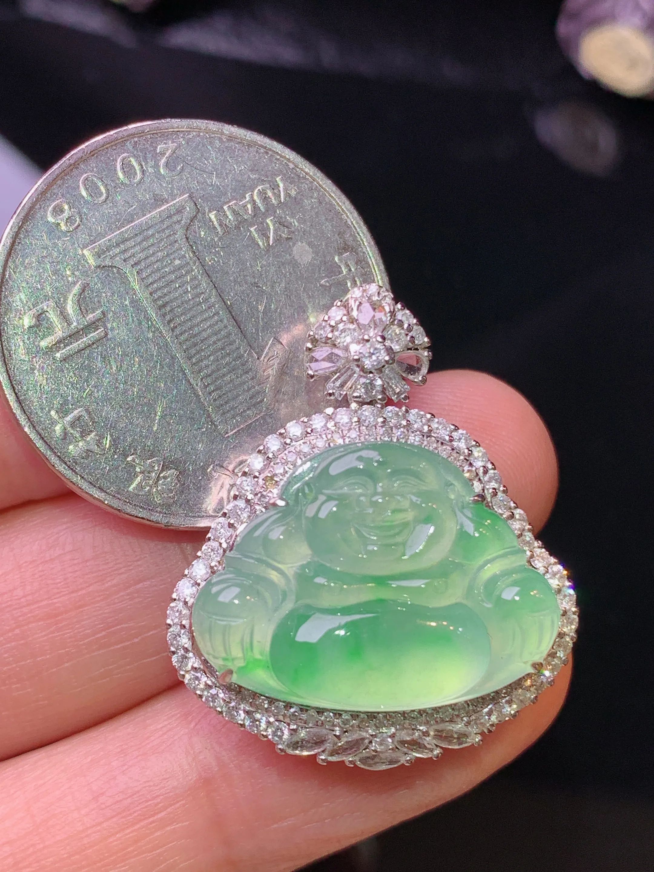 18k金钻镶嵌翠绿佛公吊坠 玉质细腻 色泽清新艳丽 整体尺寸28*23.8*9.8