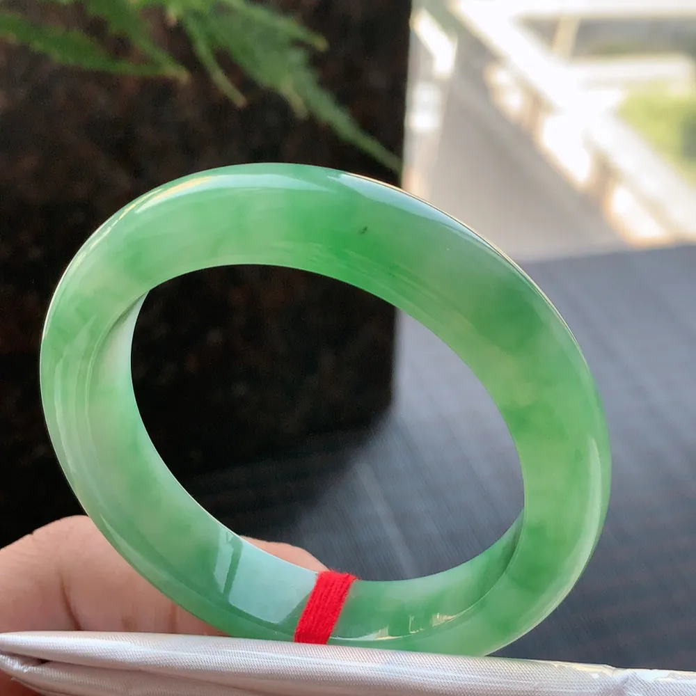 正圈冰糯阳绿 无瑕 尺寸: 51.5/11.7/8.6 色好🥰🥰