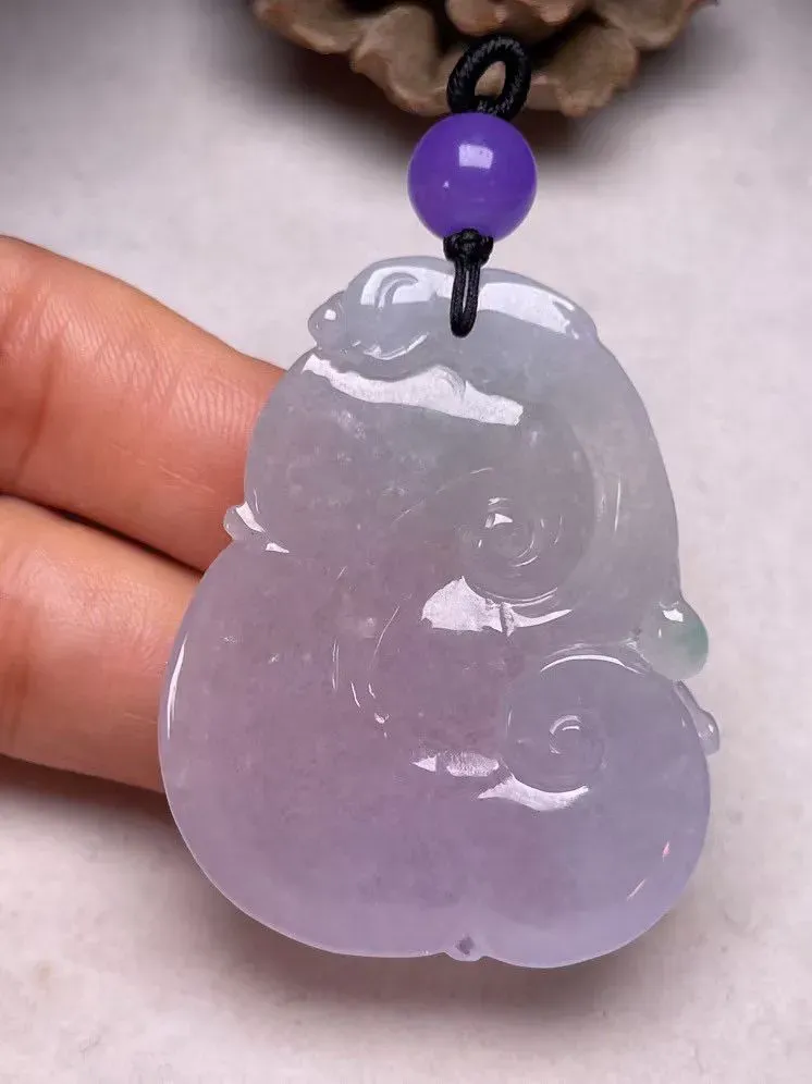 冰糯种紫罗兰飘绿【如意】吊坠，种水好，玉质细腻 ，卖相好.