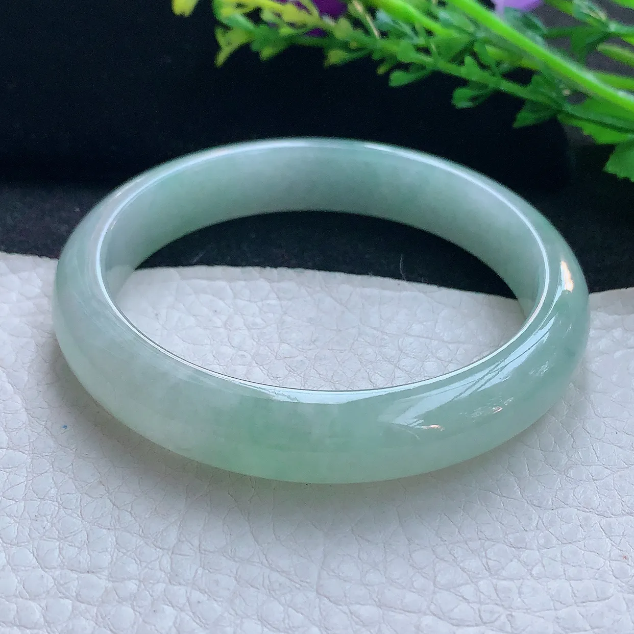 js自然光58*11.8*7.5平安镯 翡翠a货玉手镯精美冰晴宽边玉手环