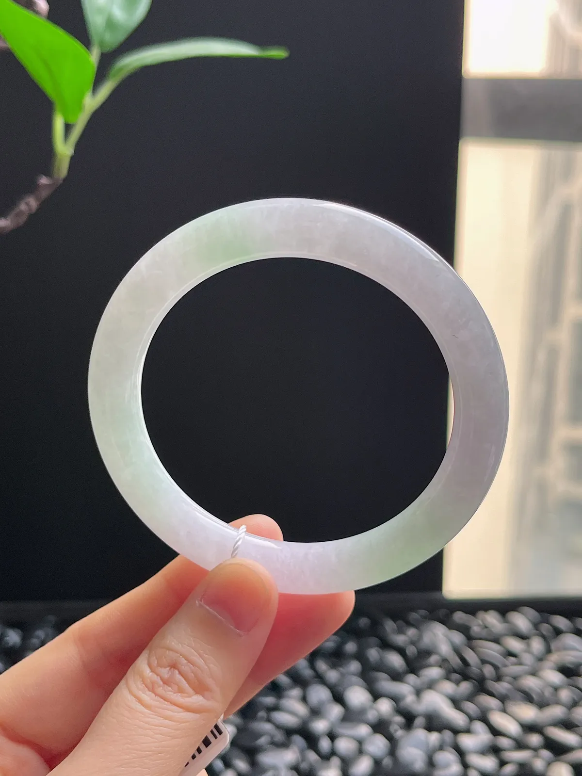 圆镯54.8圈口，翡翠冰糯种春带彩手镯