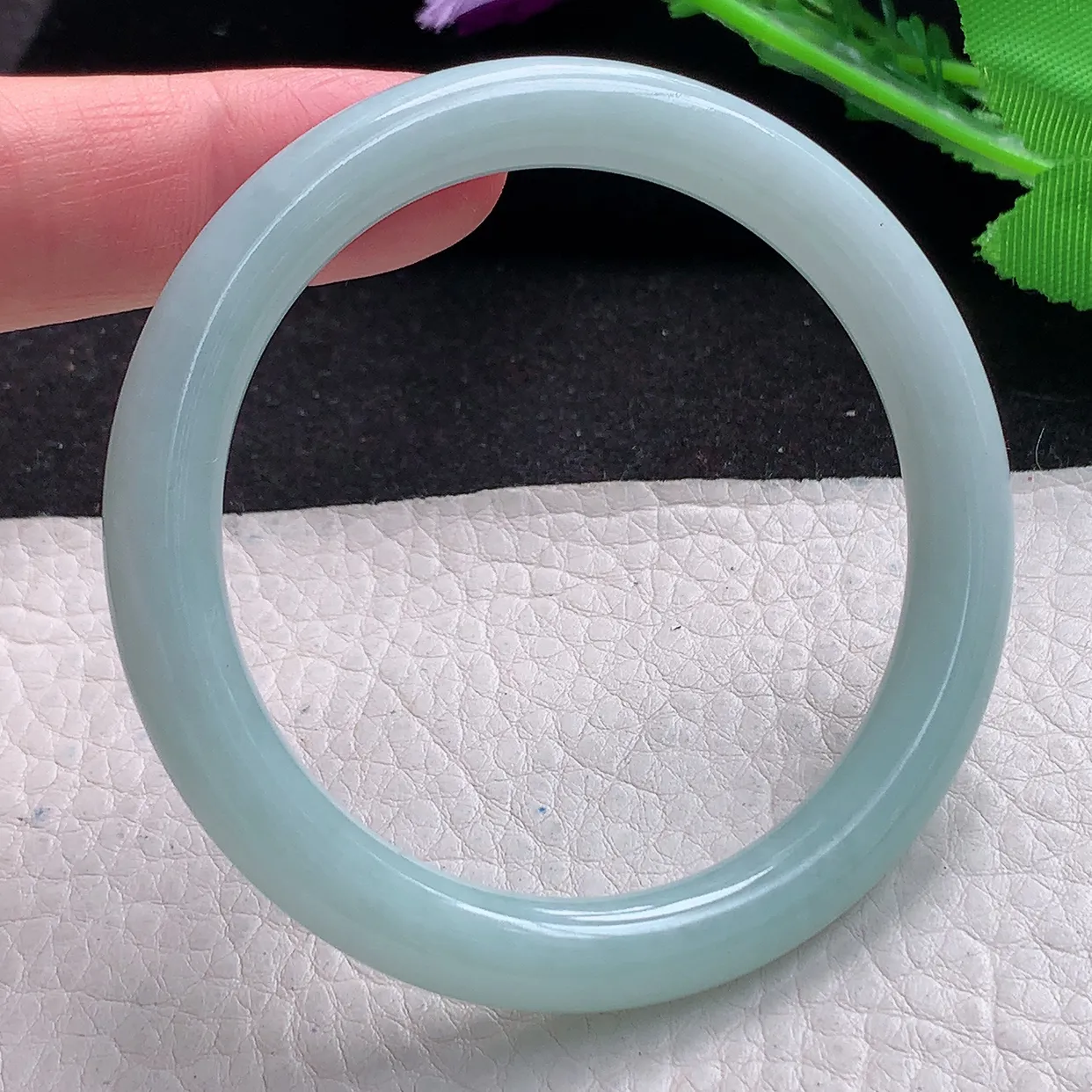 xx自然光53*8美人镯 缅甸翡翠A货浅绿清新圆条玉手镯玉手环 叮当镯