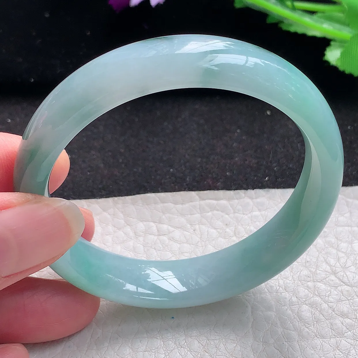 jm自然光53.5*13*7平安镯 缅甸翡翠A货飘蓝花宽边玉手镯玉手环