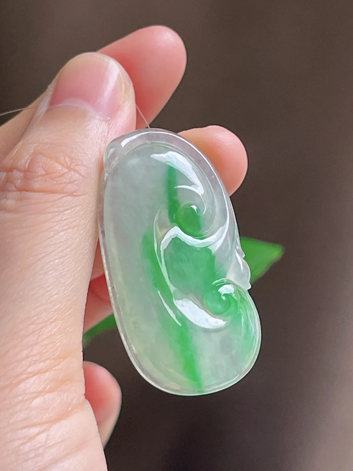 翡翠冰种飘绿如意