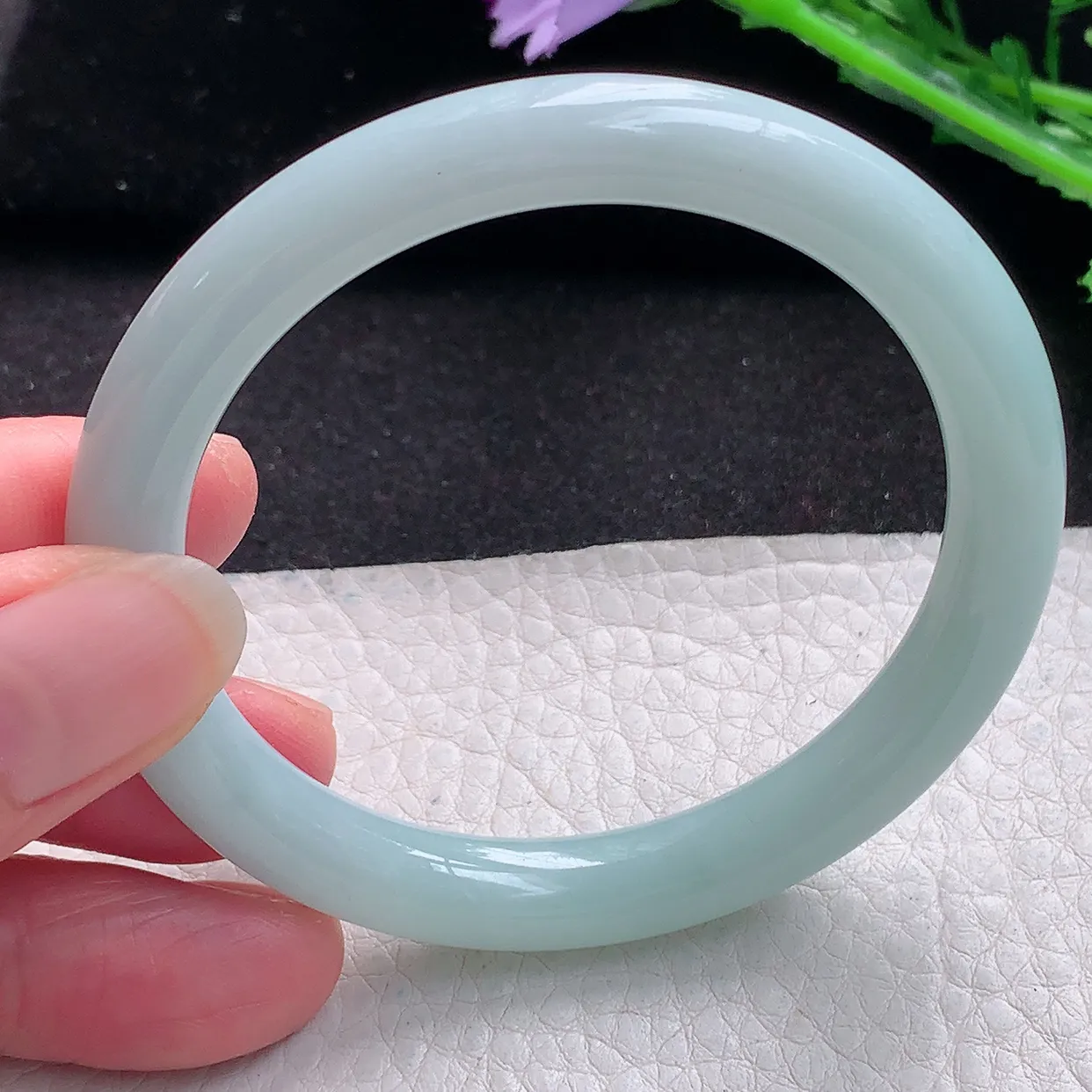 xx自然光53*8美人镯 缅甸翡翠A货浅绿清新圆条玉手镯玉手环 叮当镯