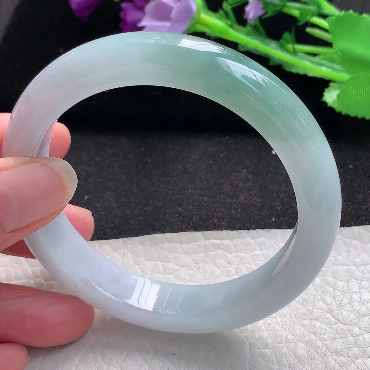 qn自然光58.6*12.2*9平安镯 缅甸翡翠A货清新飘花宽边玉手镯玉手环