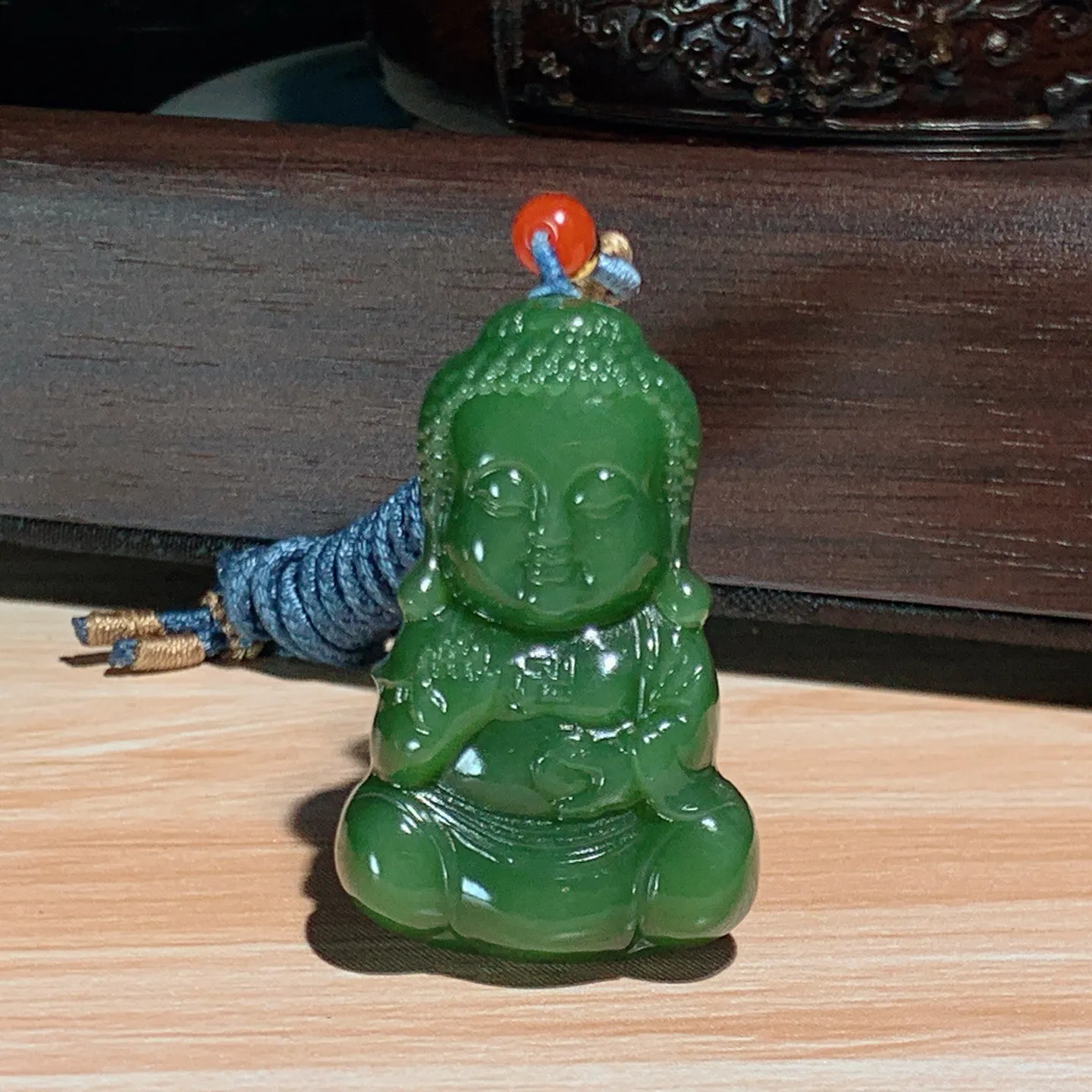 和田玉菠菜绿俄罗斯碧玉宝宝佛挂件。尺寸39/25/10重17.8克。玉质细腻油润。手推出油。品相大气。lt251218