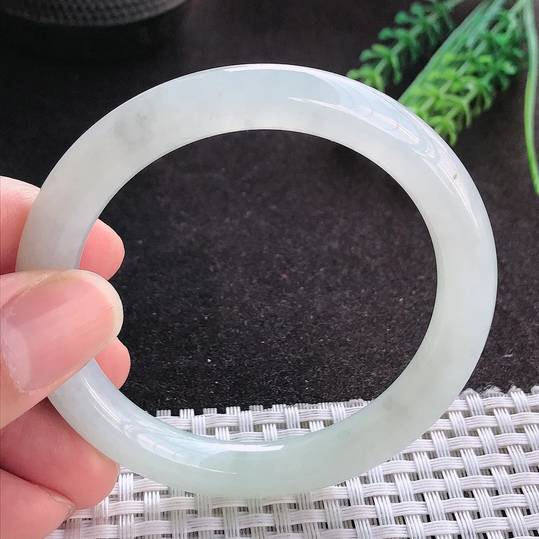 天然A货翡翠54/8.8老坑冰润起胶白净圆条手镯玉镯