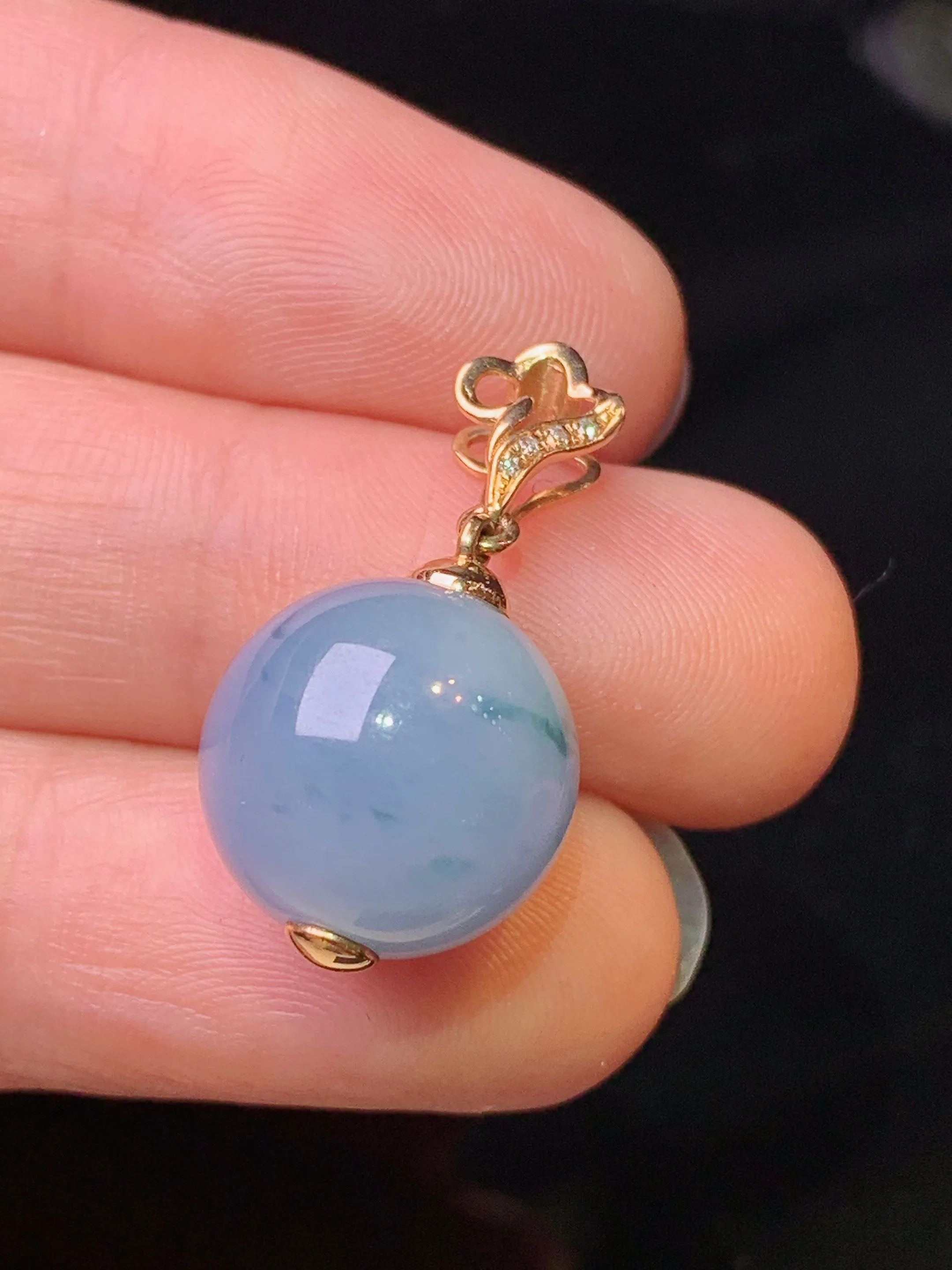 18k金钻镶嵌紫罗兰圆珠吊坠 玉质细腻 色泽清新艳丽 整体尺寸25*13