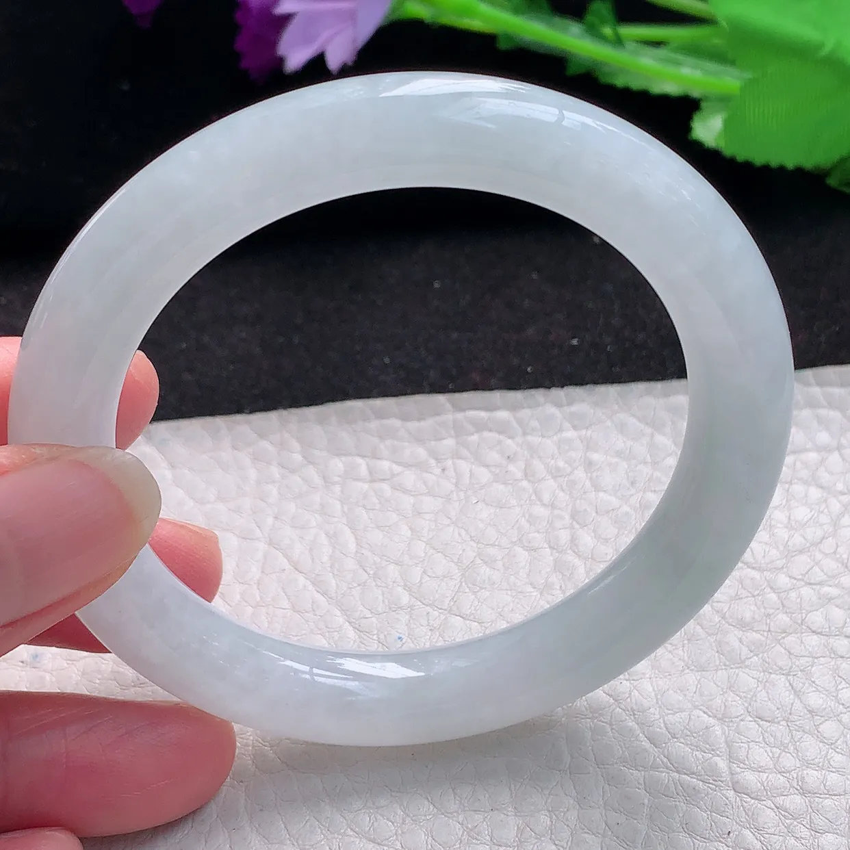 js自然光56*10.2*9.8美人镯 缅甸翡翠A货冰纯圆条玉手镯玉手环