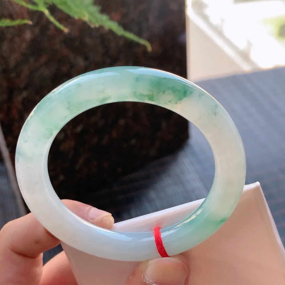 圆条高冰飘花 无瑕 尺寸:54.1/10.2 花美