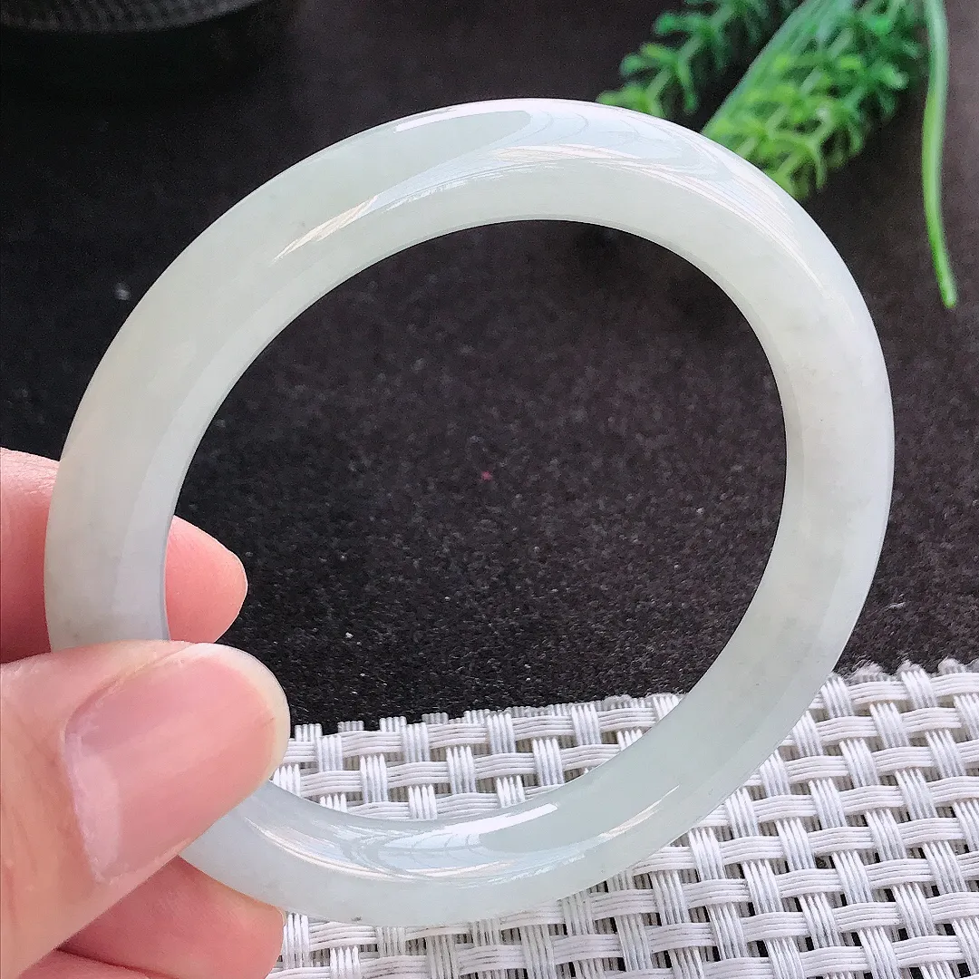 天然A货翡翠54/8.8老坑冰润起胶白净圆条手镯玉镯