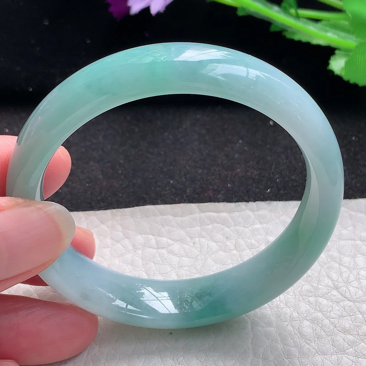 jm自然光53.5*13*7平安镯 缅甸翡翠A货飘蓝花宽边玉手镯玉手环