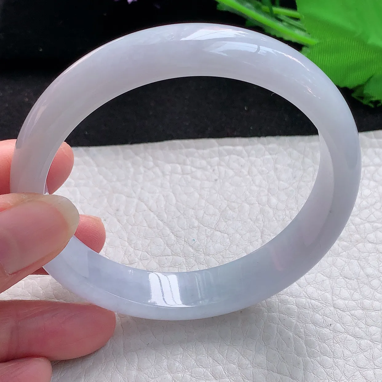 nr大圈口61.5*13.5*7.5平安镯 缅甸翡翠A货淡紫底宽边玉手镯玉手环