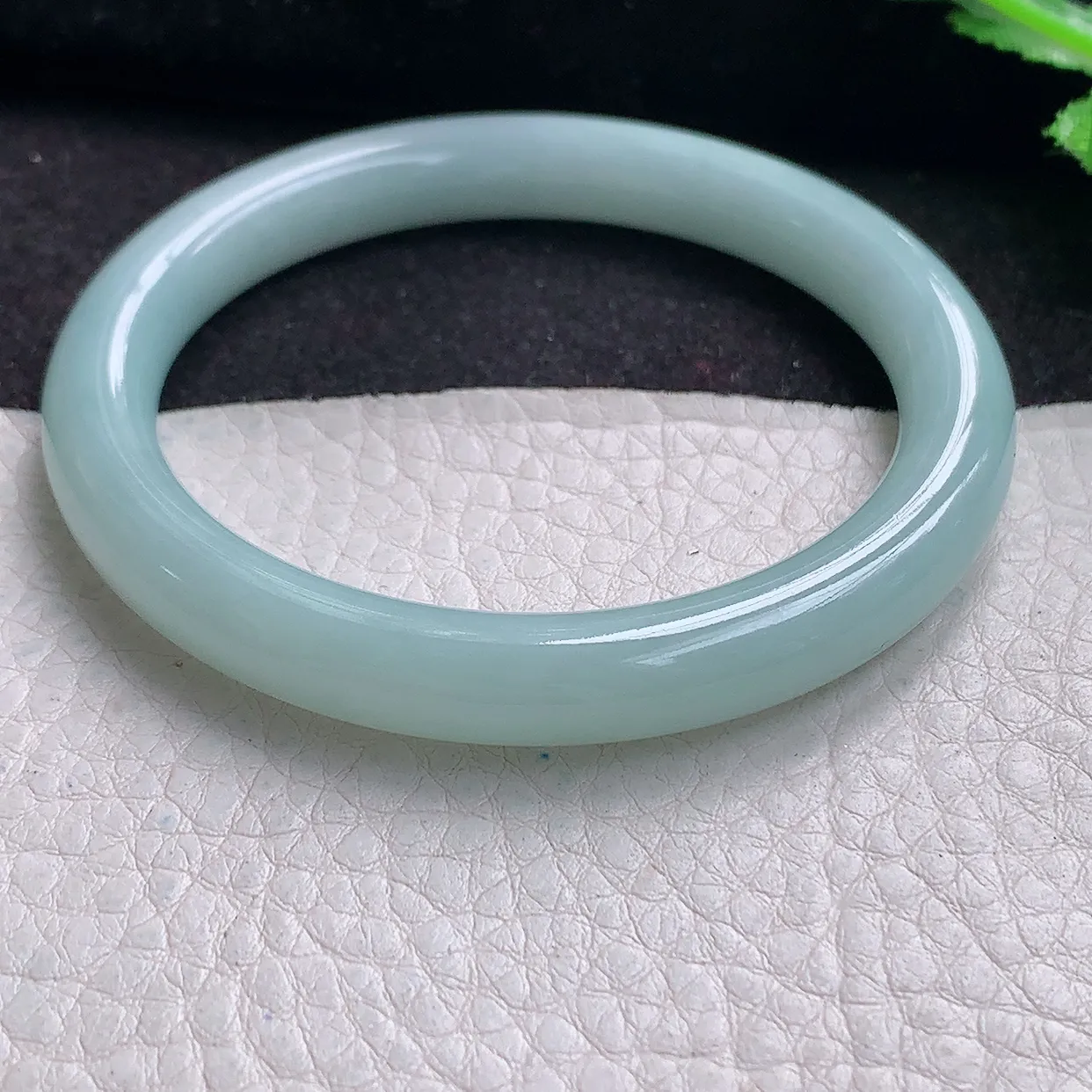 xx自然光53*8美人镯 缅甸翡翠A货浅绿清新圆条玉手镯玉手环 叮当镯