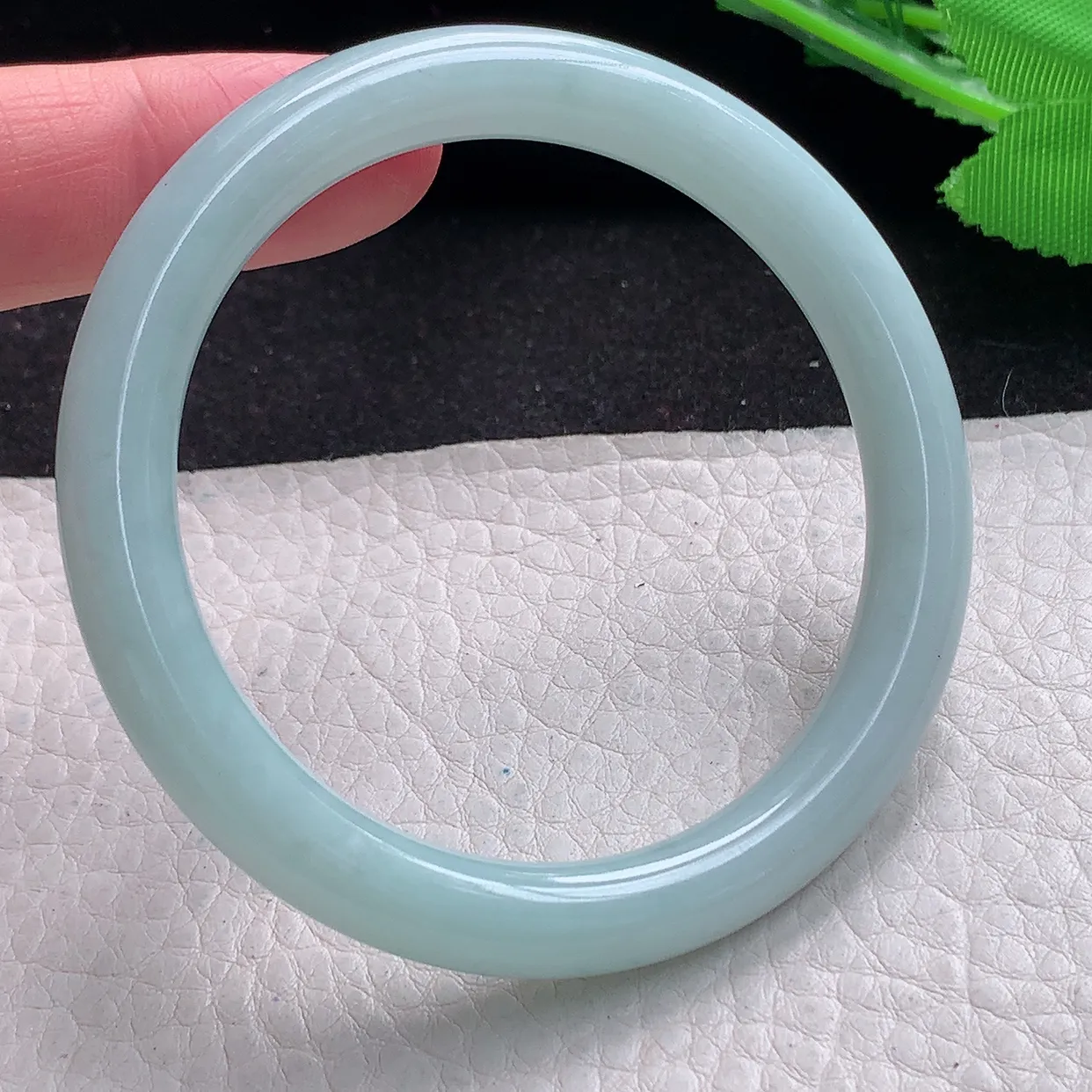 xx自然光53*8美人镯 缅甸翡翠A货浅绿清新圆条玉手镯玉手环 叮当镯