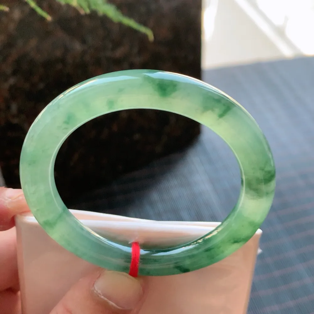 圆条高冰飘花 无瑕 尺寸:51.4/9.7 花美