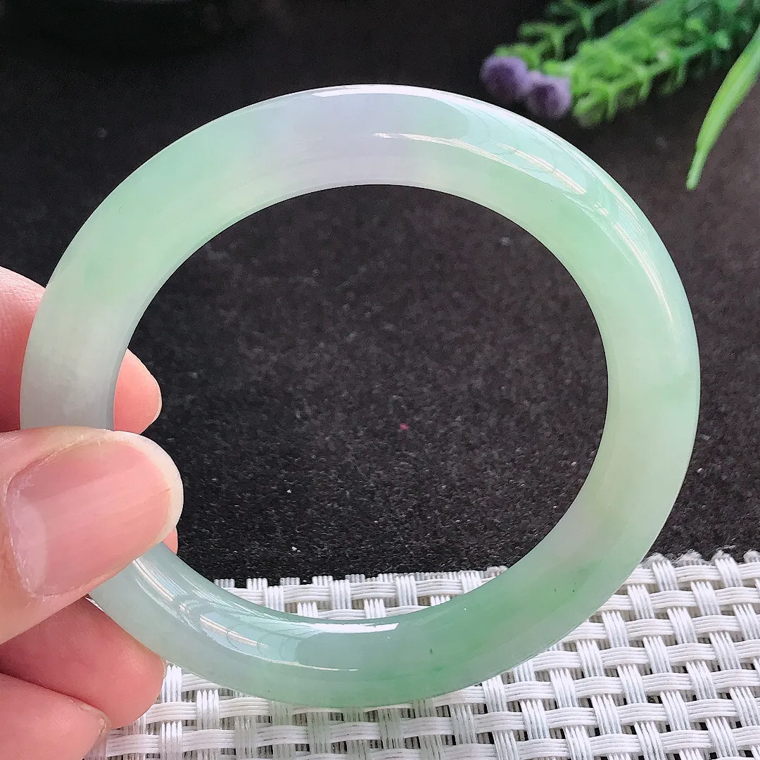 天然A货翡翠53.8/9.6老坑冰胶果冻冰晴绿圆条手镯玉镯