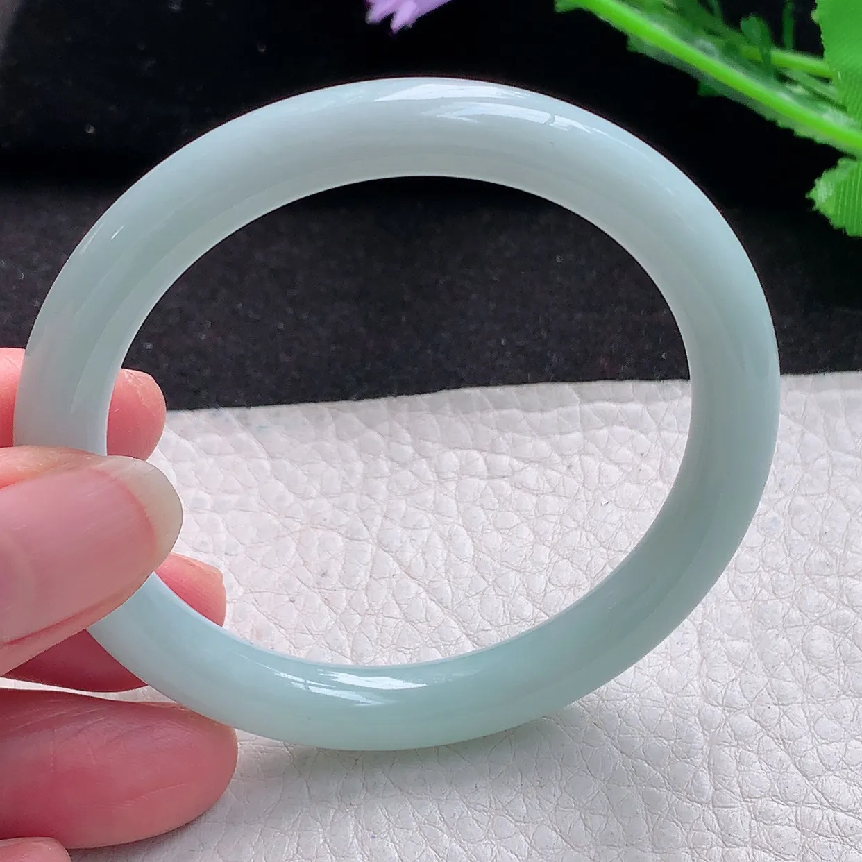 xx自然光53*8美人镯 缅甸翡翠A货浅绿清新圆条玉手镯玉手环 叮当镯