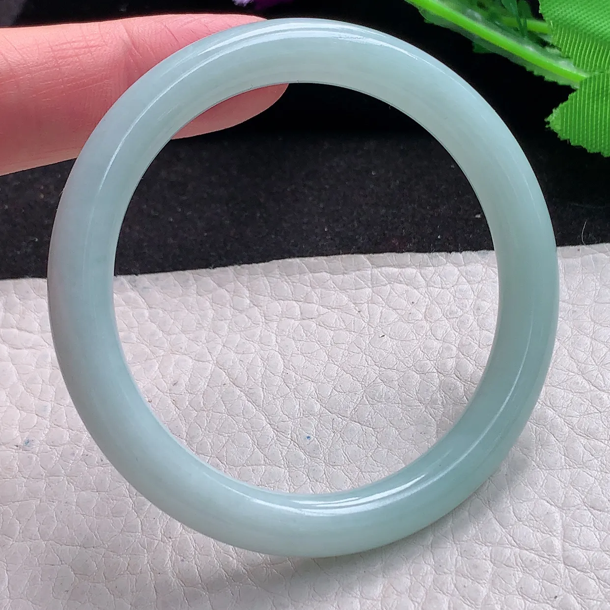 xx自然光53*8美人镯 缅甸翡翠A货浅绿清新圆条玉手镯玉手环 叮当镯