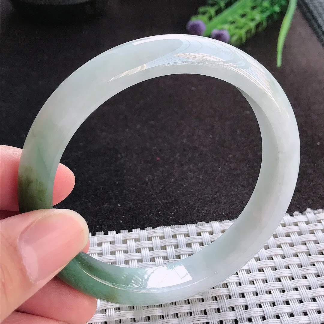 天然A货翡翠61.5/11.8/8.5老坑精美冰润特色半山半水油绿手镯大圈口宽边玉镯