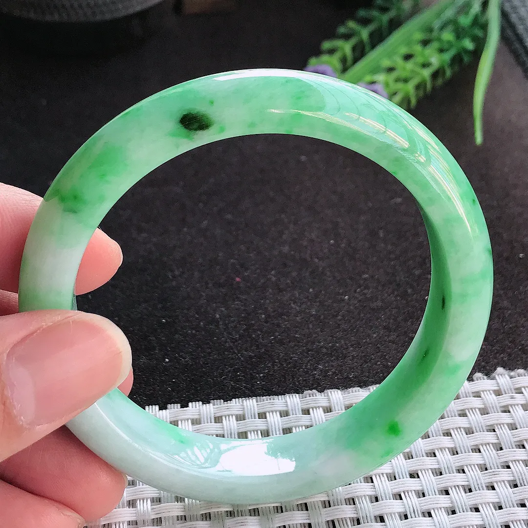 天然A货翡翠58/12.8/8.3老坑精美温润飘阳绿手镯宽边玉镯